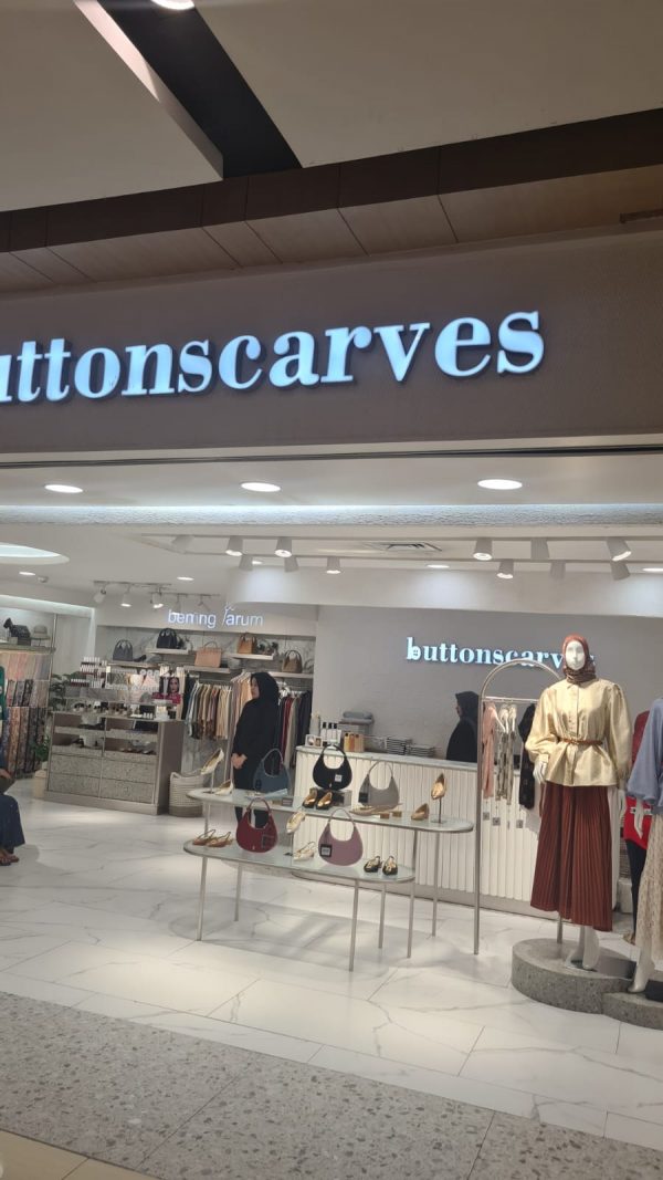 buttonscarves tunjungan plaza